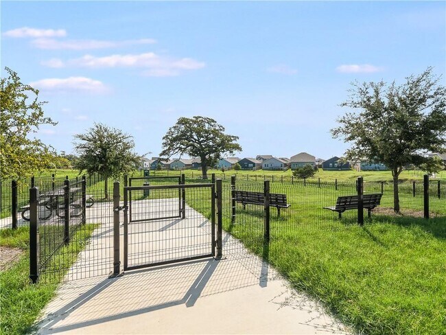 Building Photo - 123 Plumbago Loop