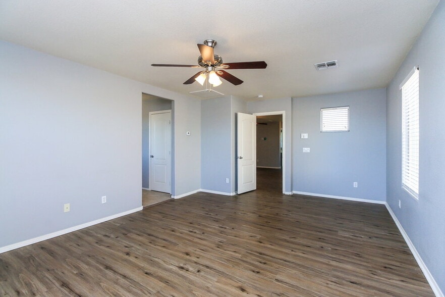 Building Photo - 31317 N Cavalier Dr