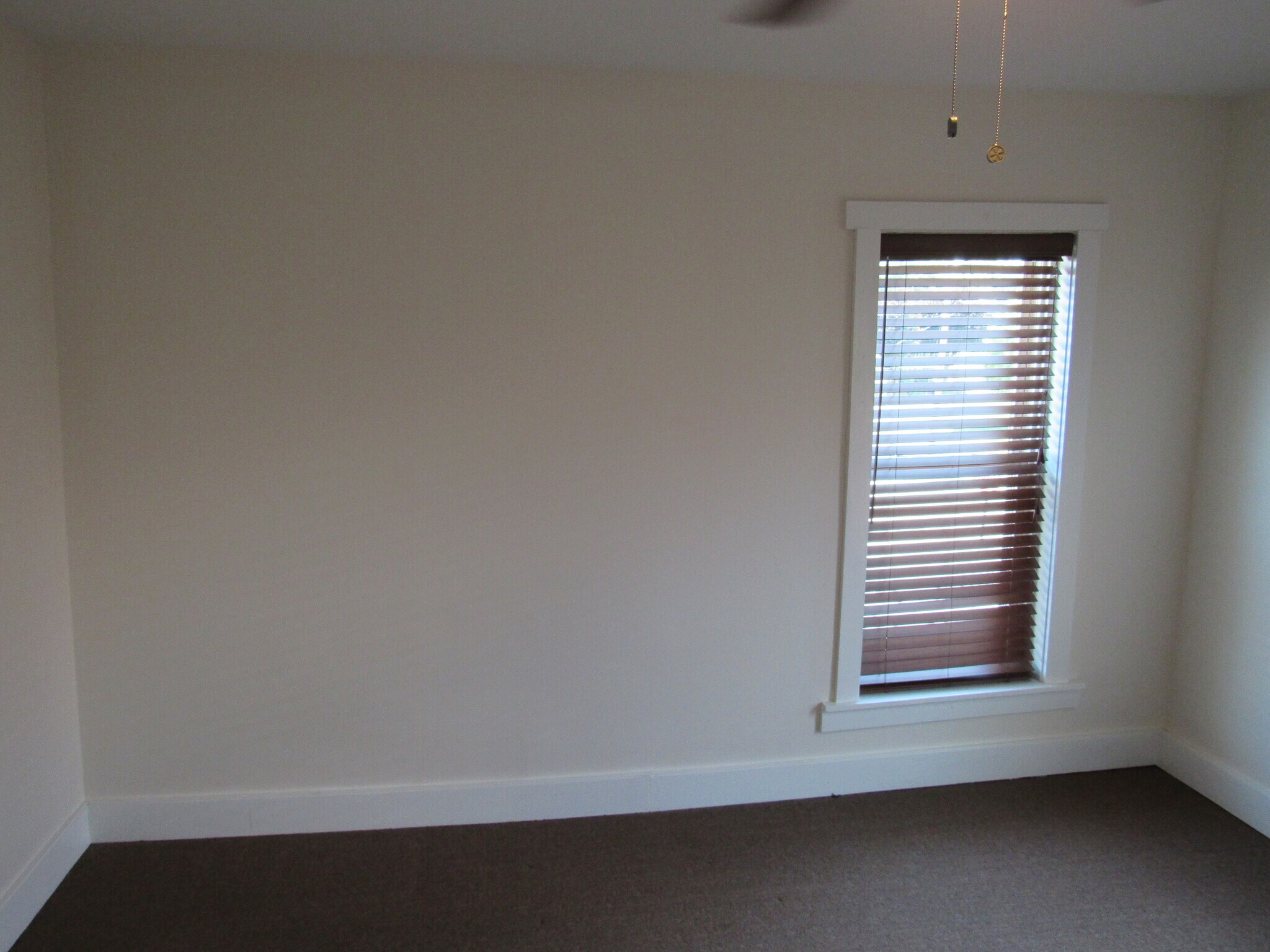 Building Photo - 132 Main St