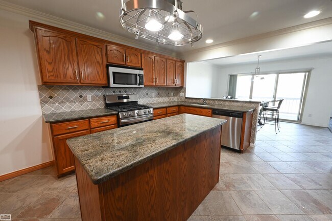 Building Photo - 28777 Berwick Ct