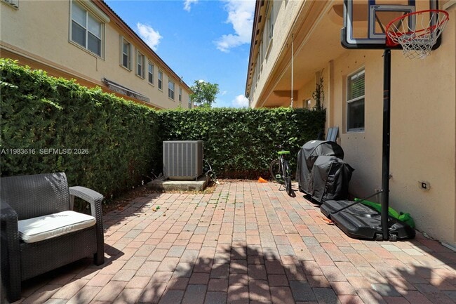 Building Photo - 12808 SW 132nd Terrace