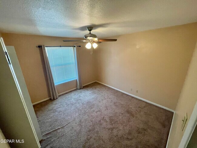 Building Photo - 9004 Lait Dr