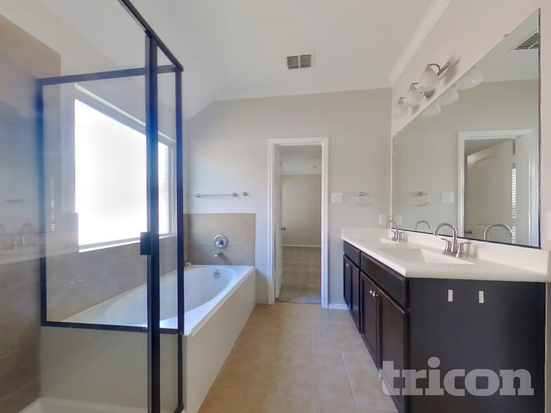 Building Photo - 9129 Holliday Ln