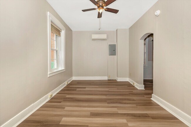 Building Photo - 4 S Westside Ave