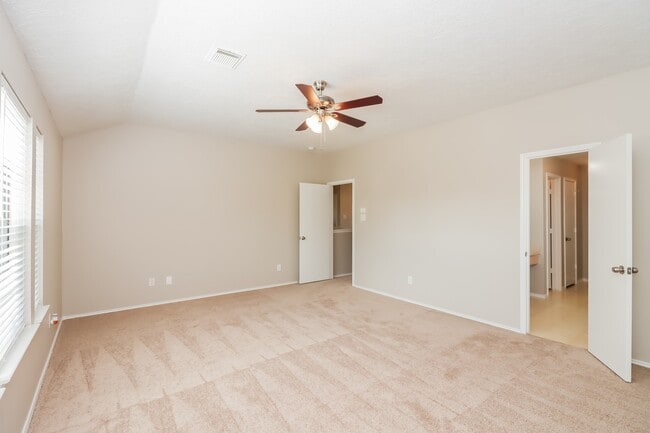 Building Photo - 16322 Lynn Crest Ct