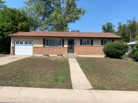 Building Photo - 5 Bed 2 bath Home - Close to CSU - Student...