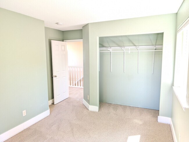 Building Photo - 4 Bed/2.5 Bath Multnomah Village Stunner w...