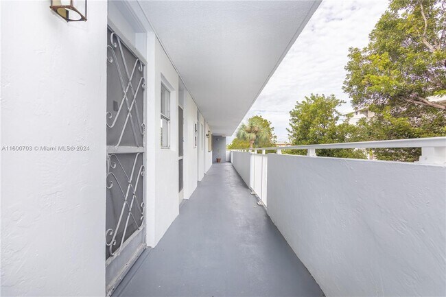 Building Photo - 3600 NE 170th St