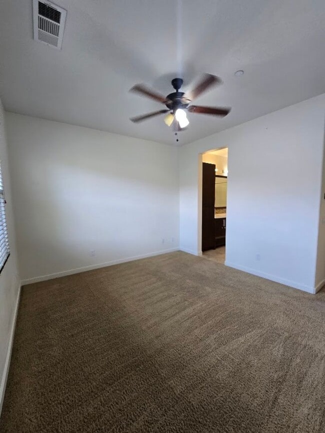 Building Photo - Bright Corner Unit Near Trails with Pool & 2-Car Garage