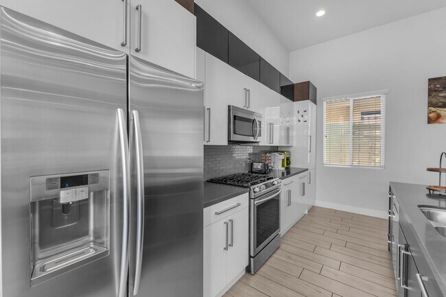 Building Photo - 51855 Avenida Juarez