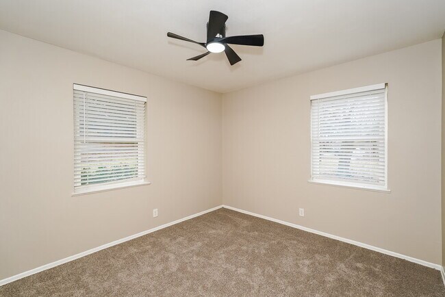 Building Photo - 6420 Valley Ridge Dr