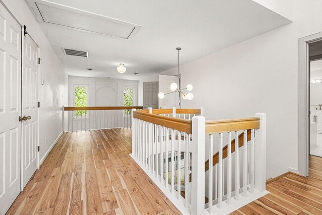 Building Photo - Large 4 Bedroom/2 Bathroom Home in Bon Air ***Available Early/Mid April***