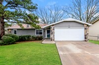Building Photo - Lovely 3 Bedroom in Maumelle!
