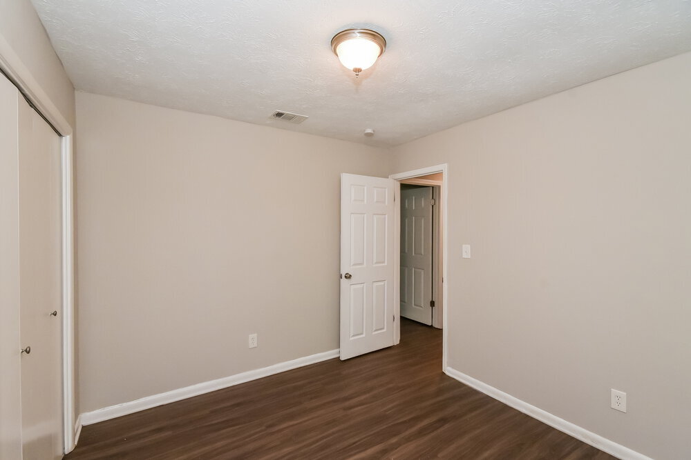 Building Photo - 8888 Northview Dr
