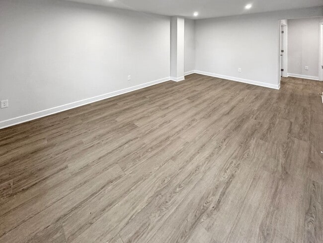Building Photo - Spacious 3-Bedroom Townhome with Finished ...