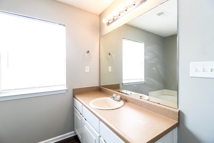 Building Photo - 4922 Ozment Ridge Ct