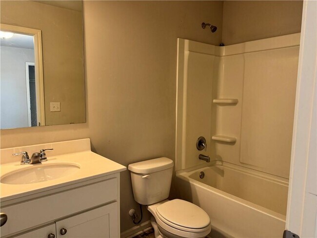 Building Photo - 71 Wayside Terrace