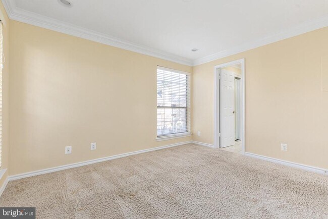 Building Photo - 3922 Penderview Dr