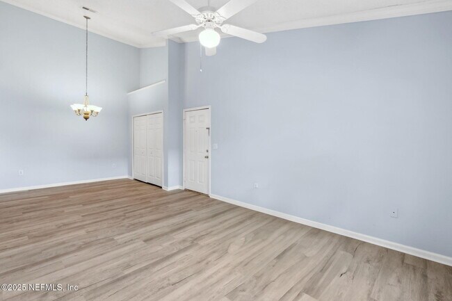 Building Photo - 1601 Nectarine St