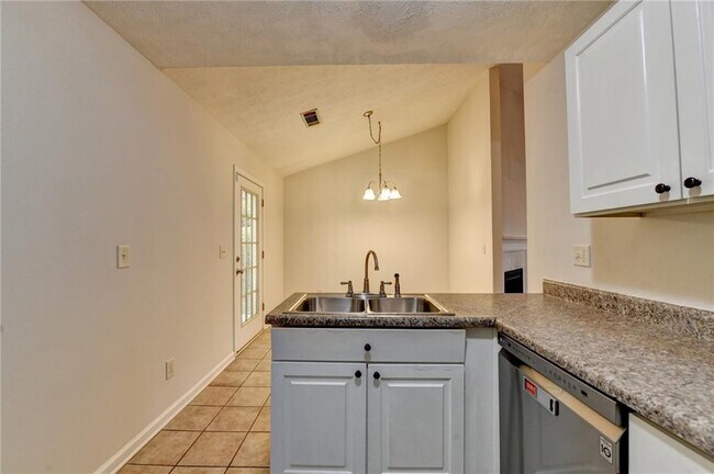 Building Photo - 3112 Sentinel Cir