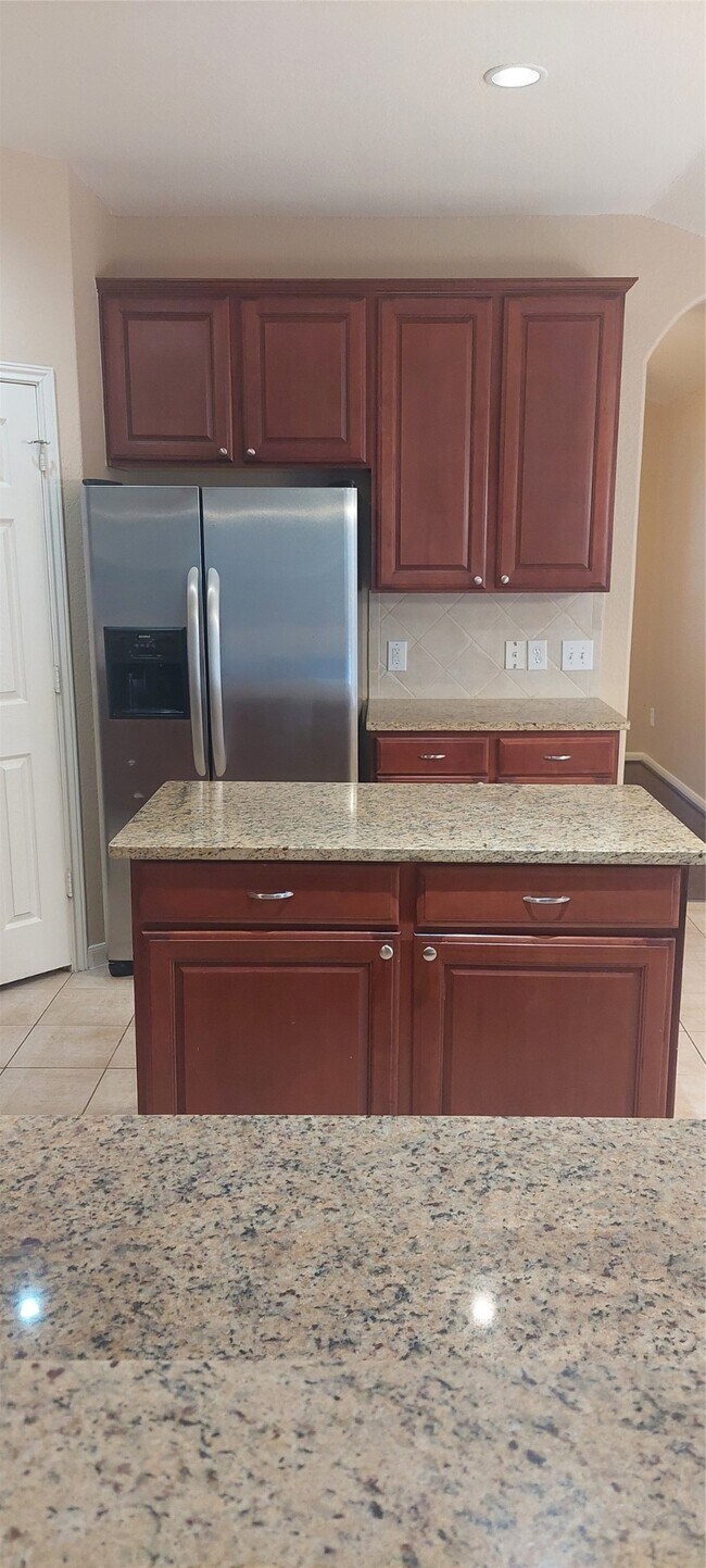 Building Photo - 2310 Appian Way