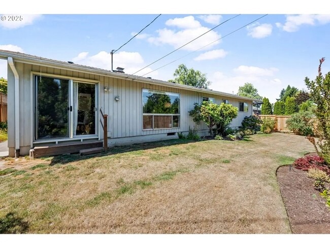 Building Photo - Charming 4-Bed Ranch Home with In-Ground P...