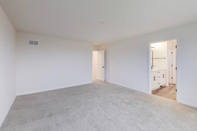 Building Photo - 2240 Bent Grass Wy