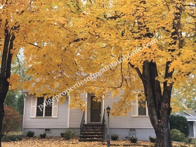 Building Photo - Charming 2-bedroom, 1-bath