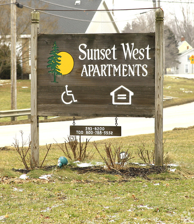 Sign - Sunset West Apartments