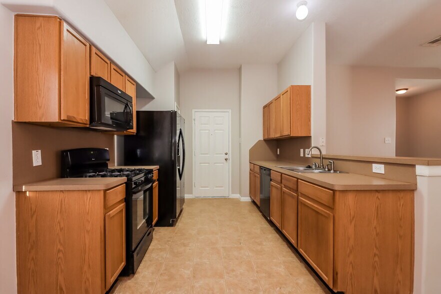 Building Photo - 7122 Aurora Falls Ln