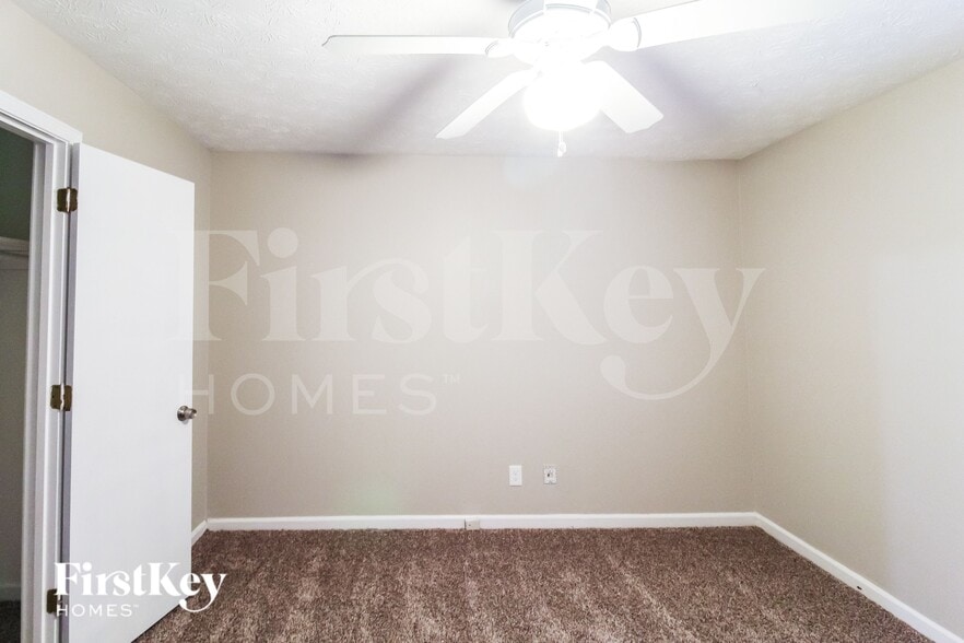 Building Photo - 1394 Cone Cir