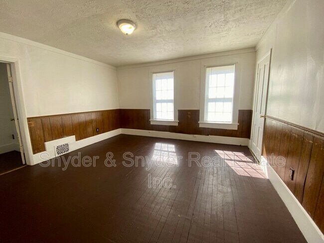 Building Photo - 678 Kling St