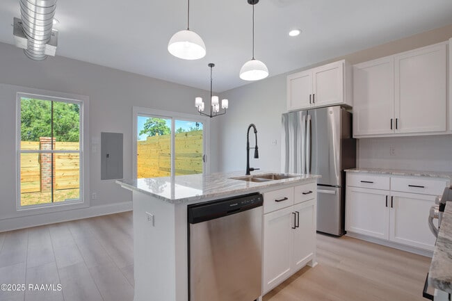 Building Photo - 424 Eraste Landry Rd