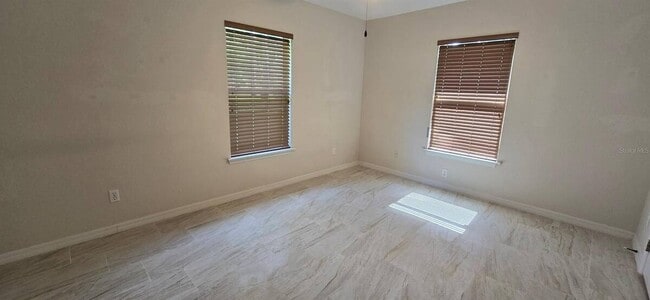 Building Photo - 113 Teak Rd