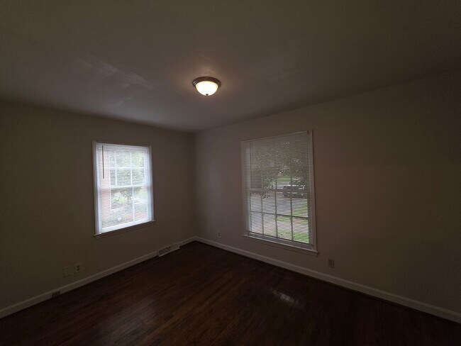 Building Photo - BH-beal3721
