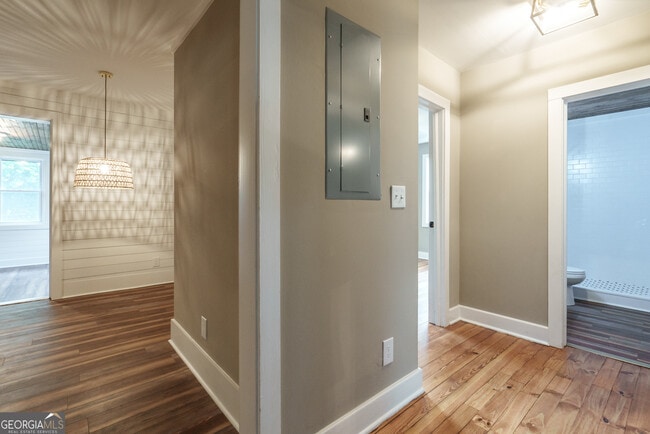 Building Photo - 175 E Main St