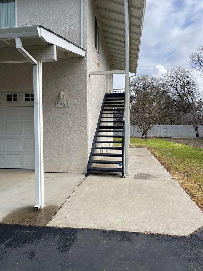 Building Photo - 3 BED 2 BATH W/ATTACHED MOTHER-IN-LAW SUITE *SOLAR PANELS ON ROOF = LOW ELECTRIC BILL*