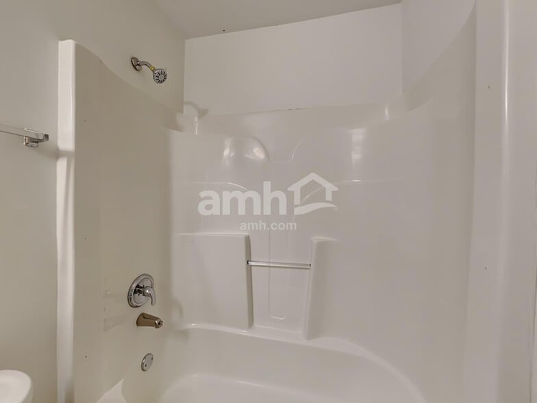 Building Photo - 4710 Peacock Ln