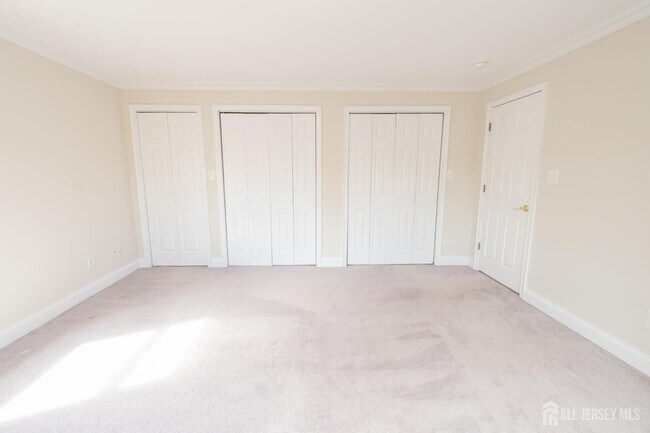 Building Photo - 135 Summerhill Rd