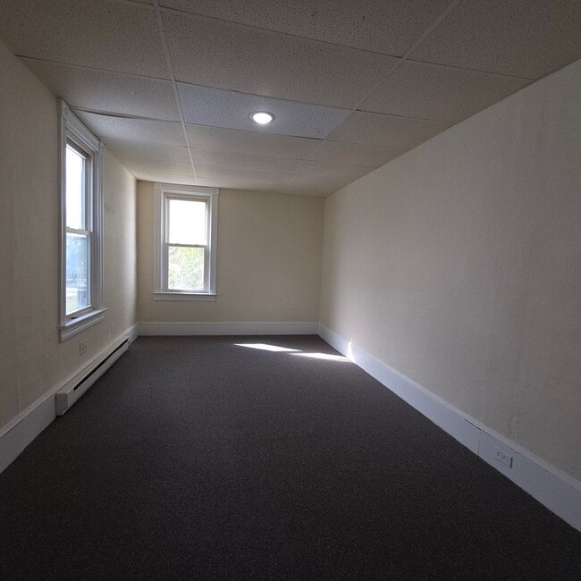 Building Photo - 33-35 Washington Street