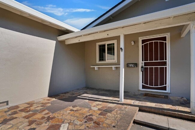 Building Photo - 229 Seabiscuit Dr