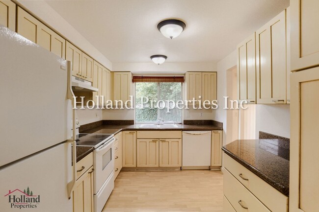 Building Photo - 13178 SW Tamera Ln