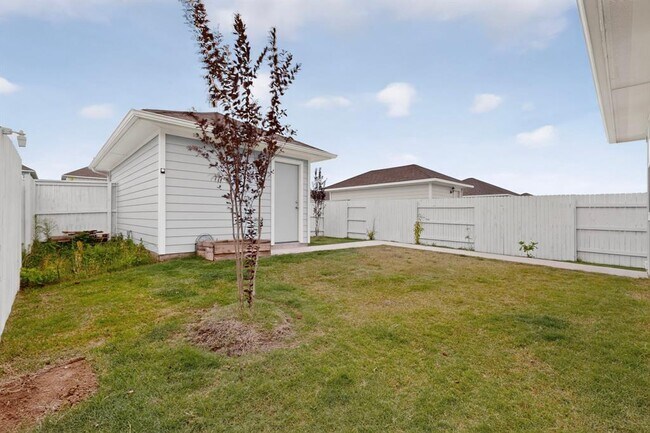 Building Photo - 116 Appleberry Ln