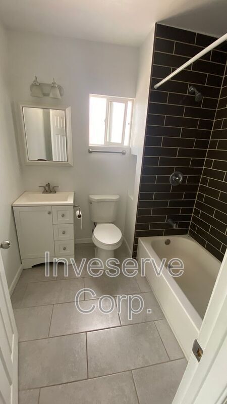 Building Photo - 1165 Sunvue Pl