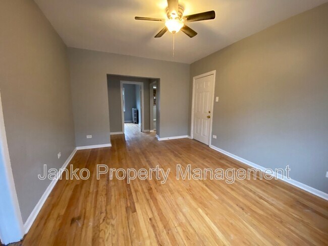 Building Photo - 2916 W 64th St