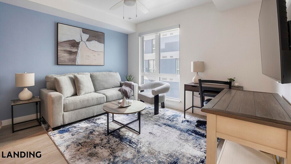 Building Photo - 707 S Farmer Ave