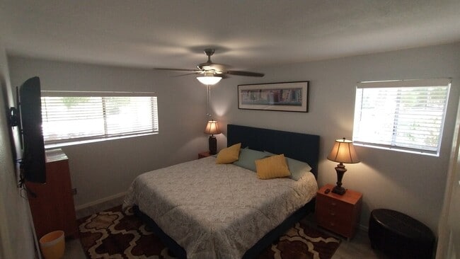 Building Photo - Dobson Bay Club