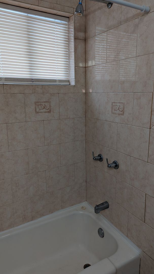 Building Photo - Spacious 2-Bedroom Home Available NOW!