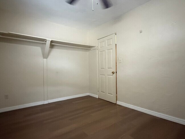 Building Photo - 1020 Queen St N