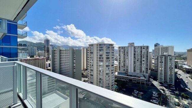 Building Photo - 629 Keeaumoku Street
